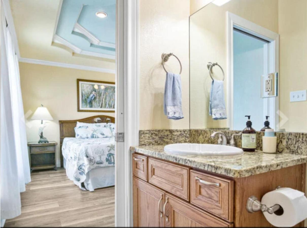Fancy Nancy 2 Min Walk To Beach, Lyft, Pet-Friendly Bolivar Peninsula Bagian luar foto