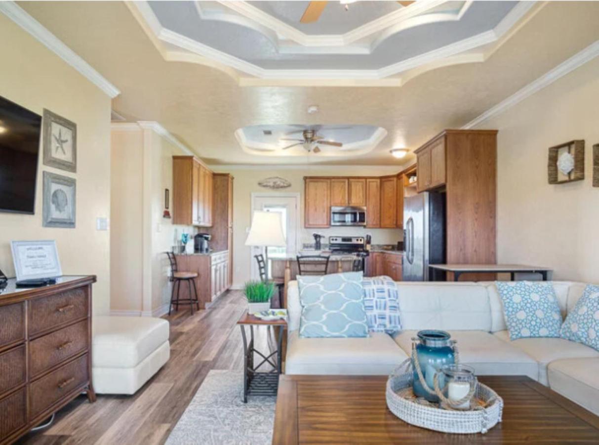Fancy Nancy 2 Min Walk To Beach, Lyft, Pet-Friendly Bolivar Peninsula Bagian luar foto