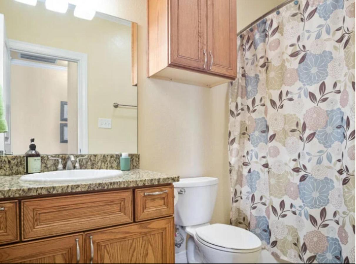 Fancy Nancy 2 Min Walk To Beach, Lyft, Pet-Friendly Bolivar Peninsula Bagian luar foto