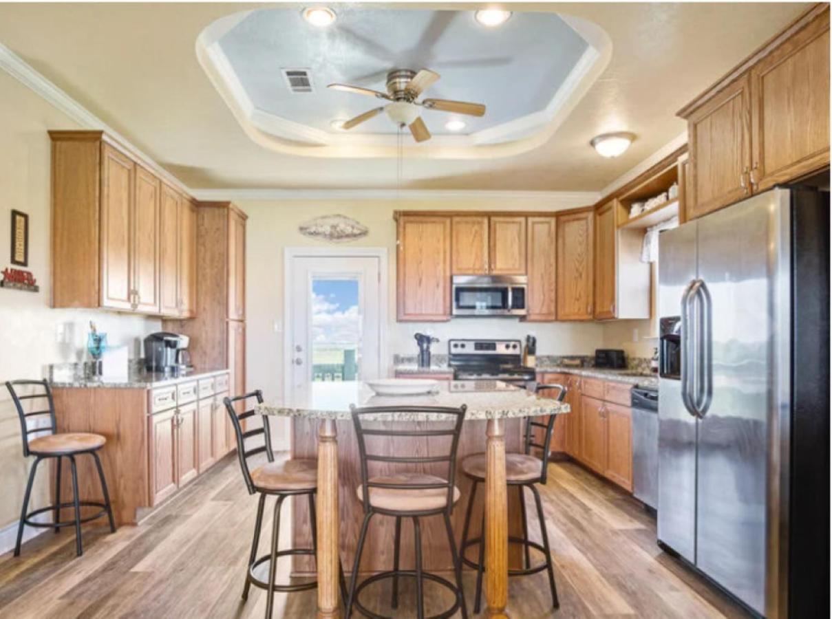 Fancy Nancy 2 Min Walk To Beach, Lyft, Pet-Friendly Bolivar Peninsula Bagian luar foto